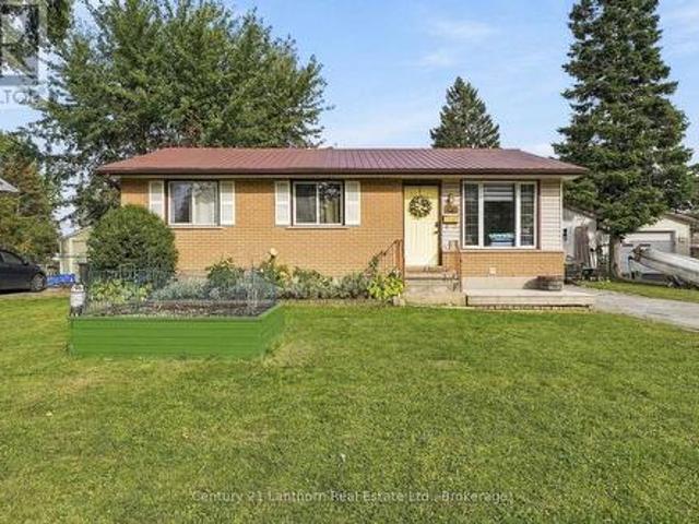 House for sale in Ontario