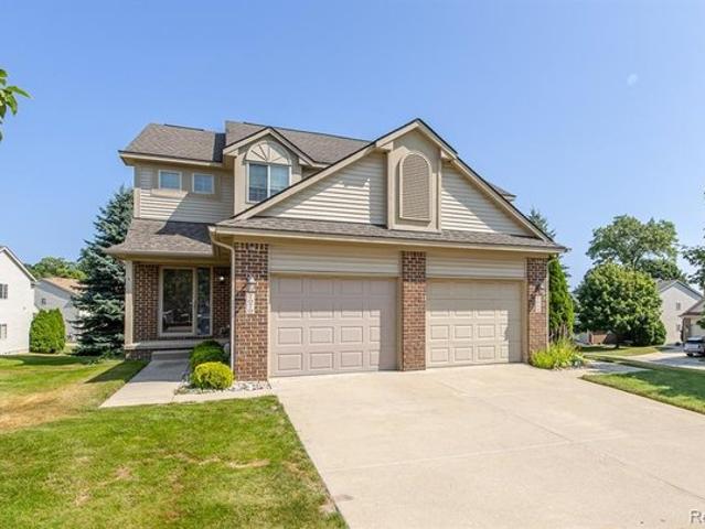 Condo for sale in Waterford, Michigan