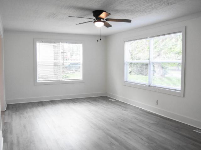 House for sale in Weaver