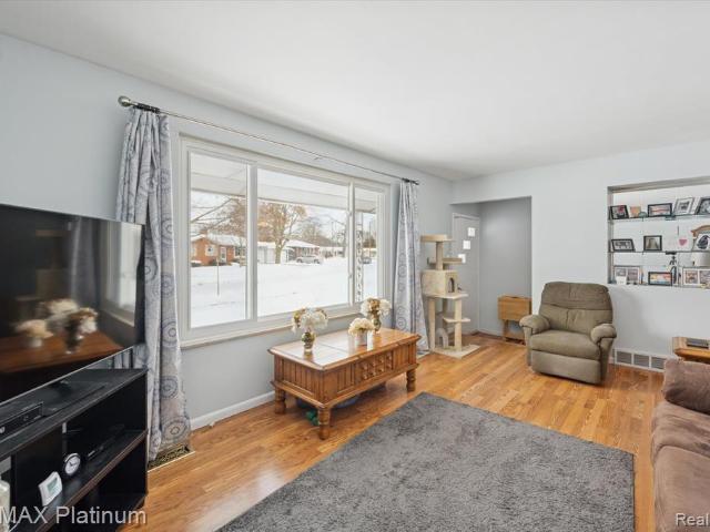 House for sale in Fenton, Michigan