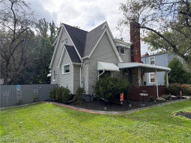 House for sale in Cottage Grove, Youngstown