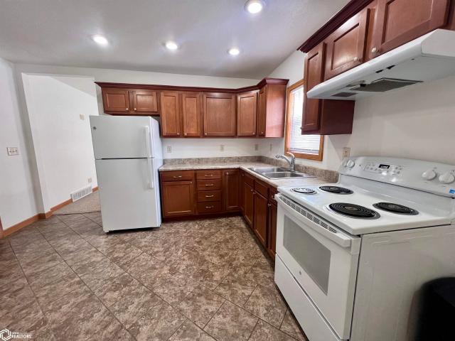 House for sale in Wellsburg, Iowa
