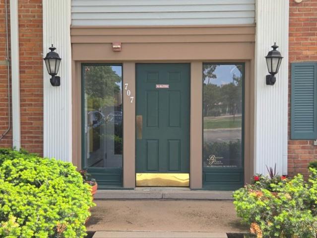 Condo for sale in Arlington Heights, Illinois