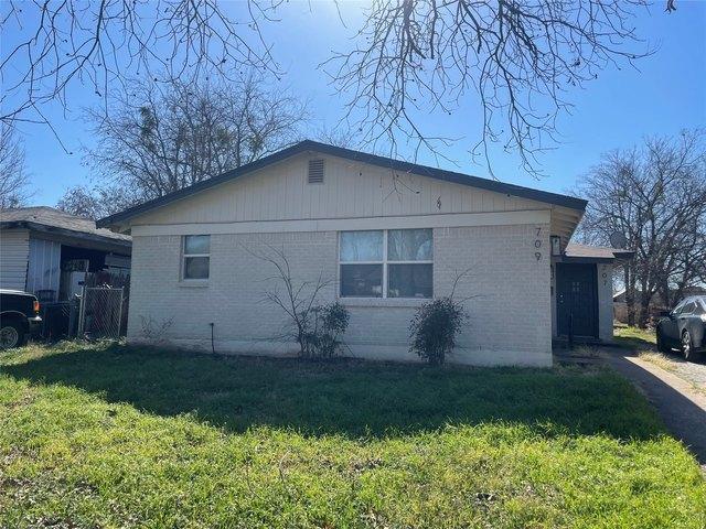 House for sale in Taylor, Texas
