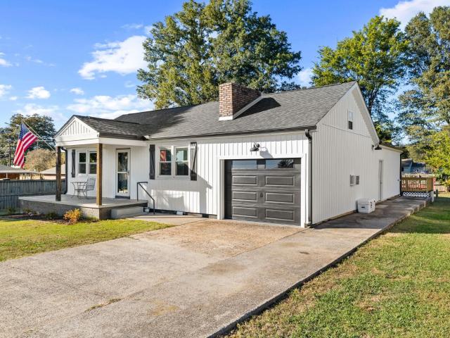 House for sale in East Haven, Muscle Shoals