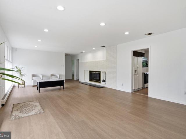 House for sale in Hollywood, Abington Township