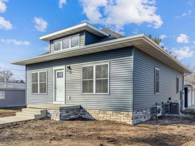 House for sale in Independence, Iowa