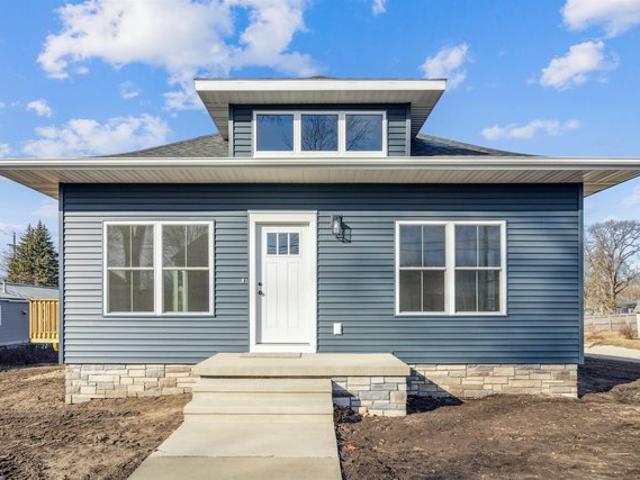 House for sale in Independence, Iowa