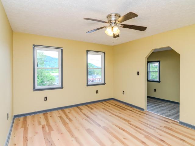 House for sale in Ravenna, Kentucky