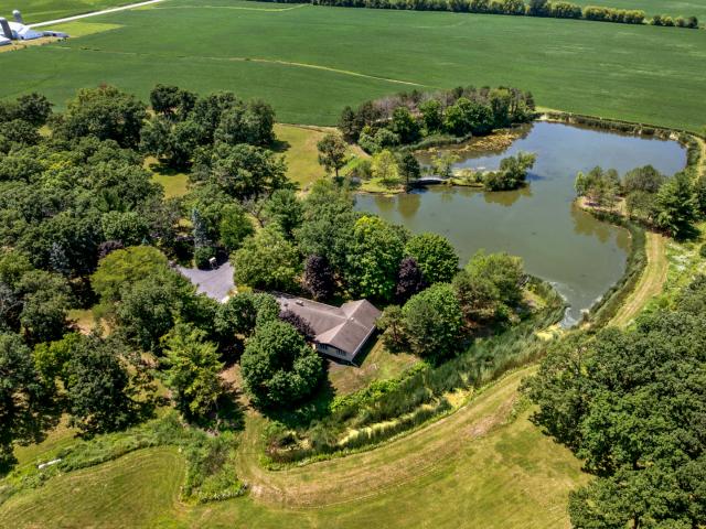 House for sale in Mchenry, Illinois