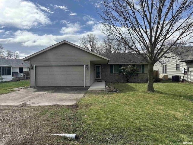 House for sale in Auburn, Illinois