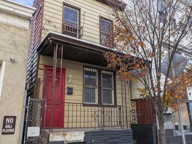 House for sale in Hudson, New Jersey