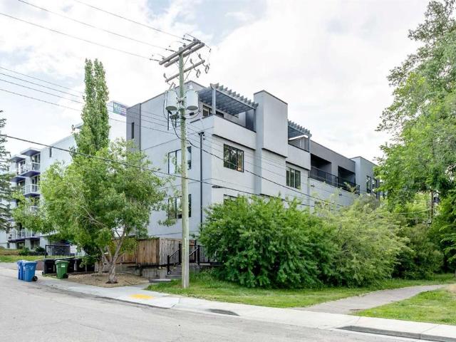 Townhouse for sale in Northwest, Alberta