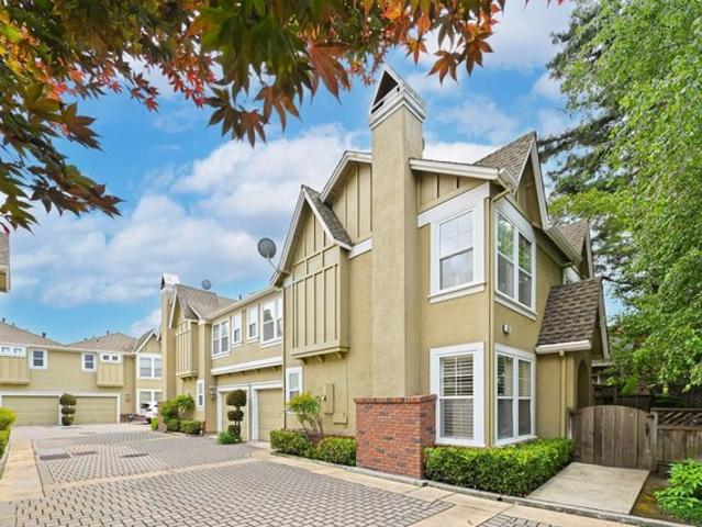 Townhouse for sale in San Mateo, California