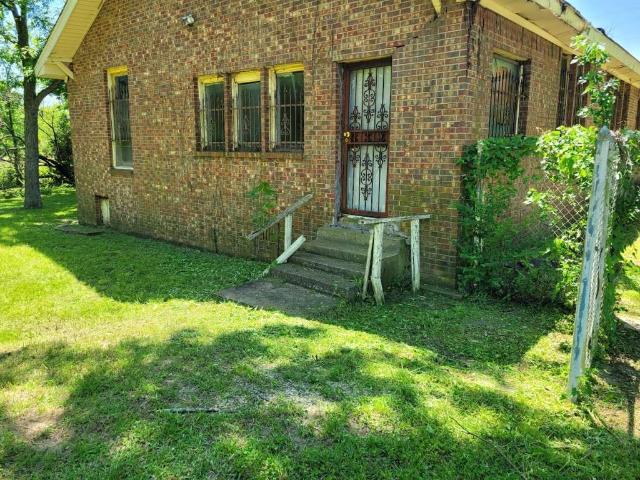 House for sale in Clarksville, Texas