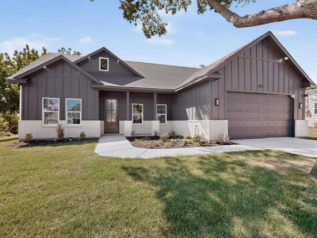 House for sale in Wolfe City, Hunt County
