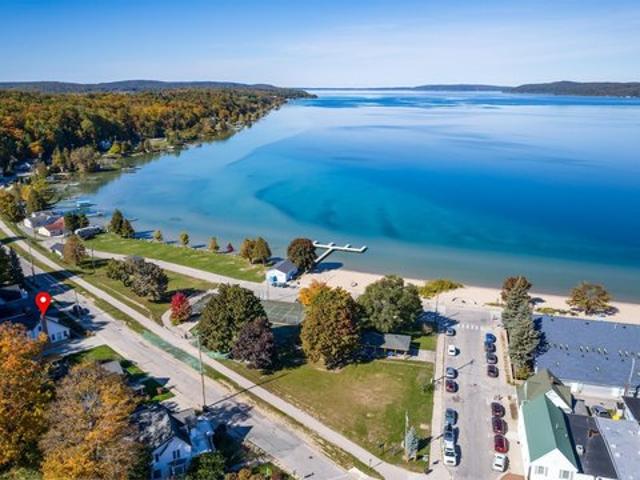 House for sale in Beulah, Benzie County