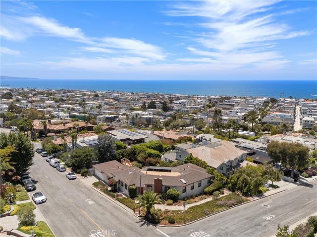 House for sale in Hill Section, Manhattan Beach