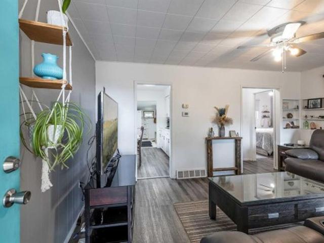 House for sale in Redcliff