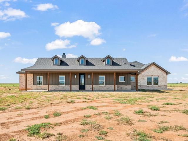 House for sale in Abernathy, Texas