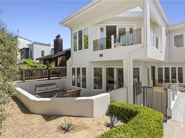 Condo for sale in Corona Del Mar, California