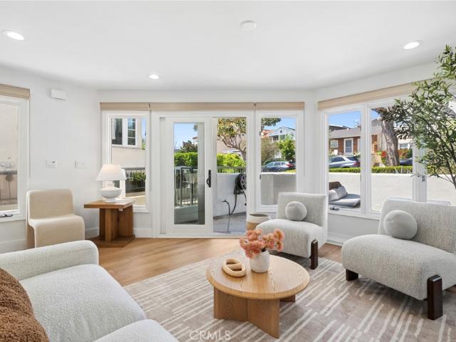 Condo for sale in Corona Del Mar, California