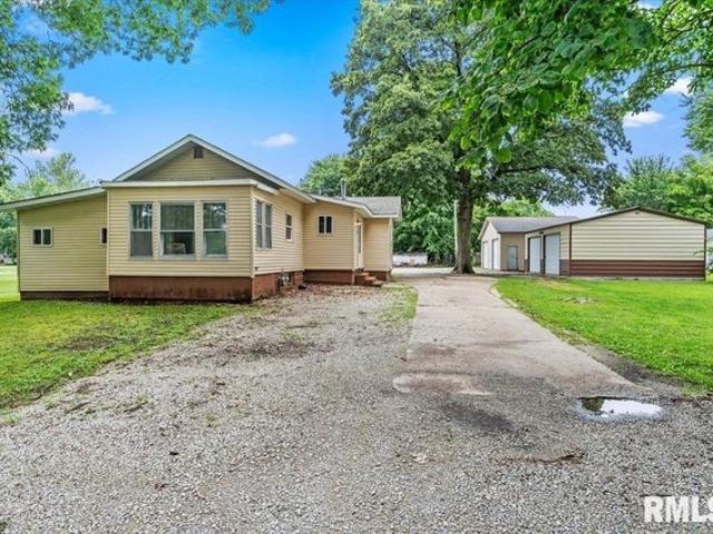 House for sale in Auburn, Illinois