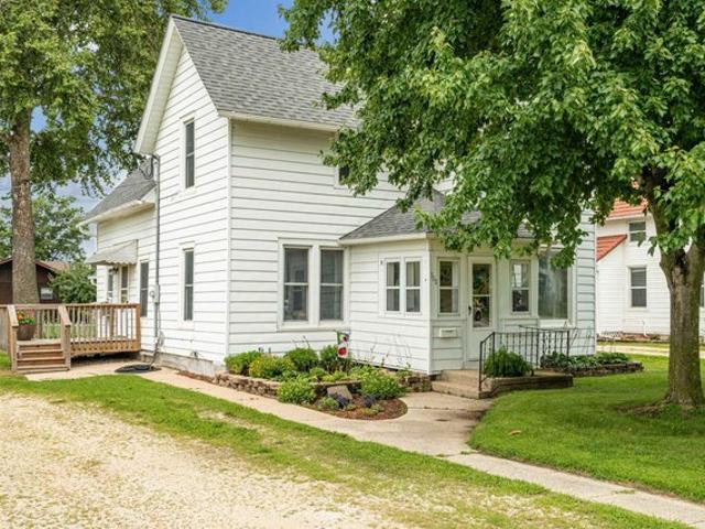 House for sale in Manchester, Iowa