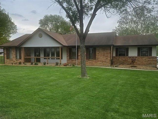House for sale in Edwardsville, Illinois