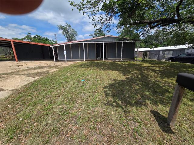 House for sale in Milam, Texas