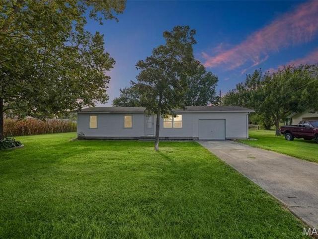 House for sale in Irvington, Illinois