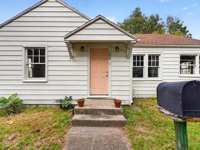 House for sale in Harrisonville, Missouri