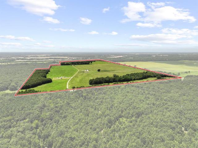 House for sale in Clarksville, Texas