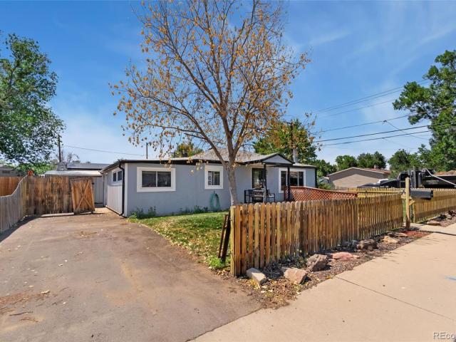 House for sale in Commerce City, Adams County