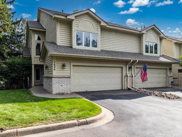 Townhouse for sale in Prospect Knolls, Edina