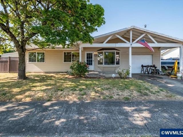 House for sale in Oregonia