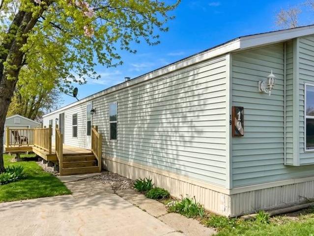 House for sale in Dyersville, Iowa