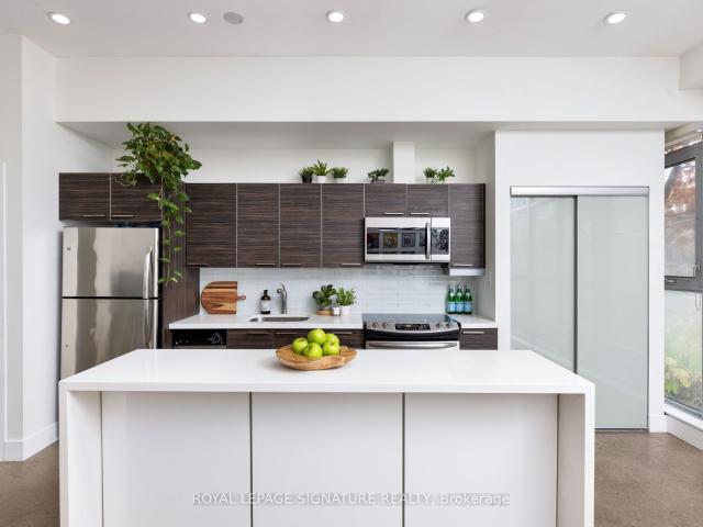 Condo for sale in Woburn, Ontario