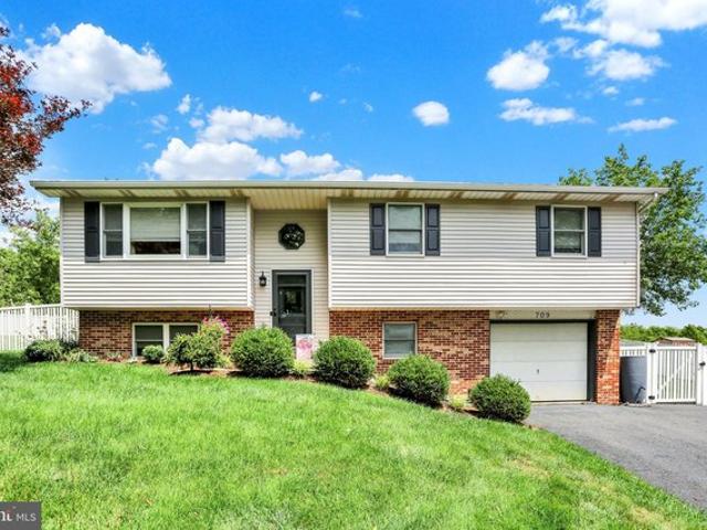 House for sale in Womelsdorf, Berks County