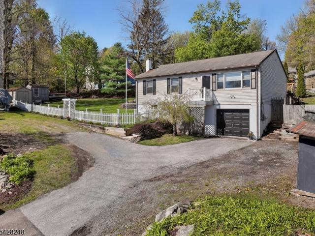 House for sale in Glenwood, New Jersey