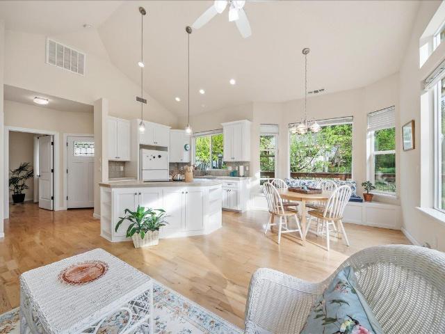 Property for sale in Applegate, California