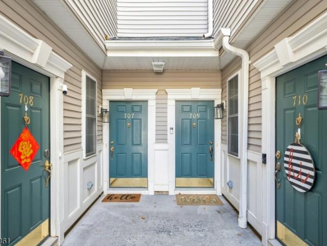 Townhouse for sale in Scotch Plains, New Jersey