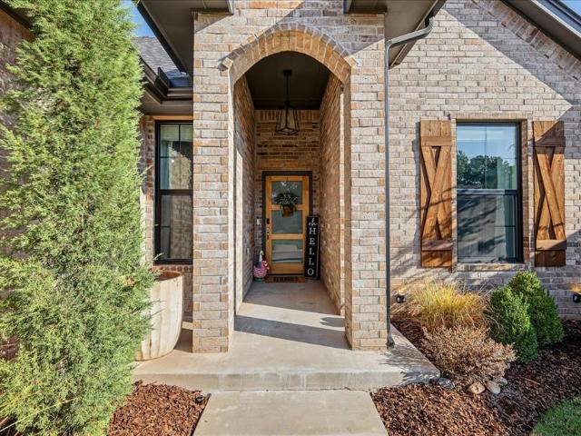 House for sale in Mustang, Canadian County