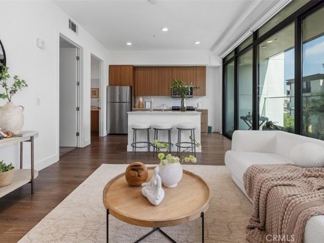 Condo for sale in Pasadena, California