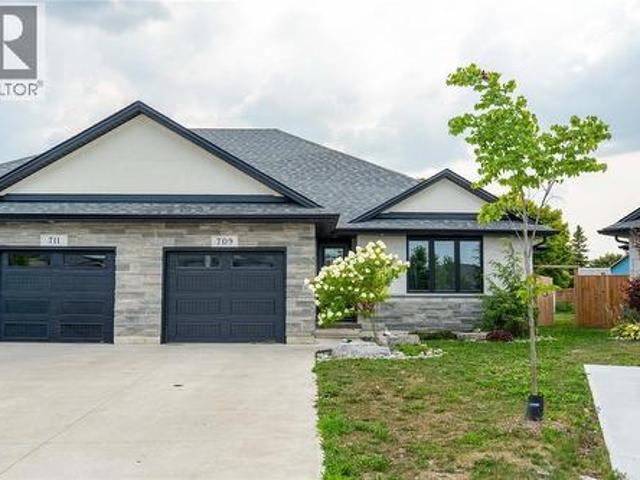 House for rent in Brights Grove, Ontario