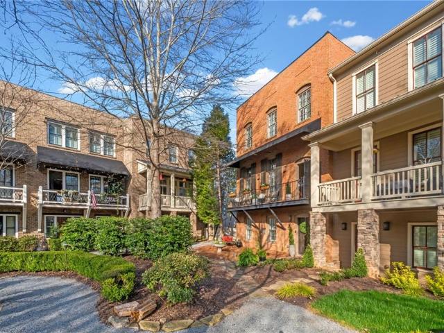 Townhouse for sale in Woodstock, Georgia