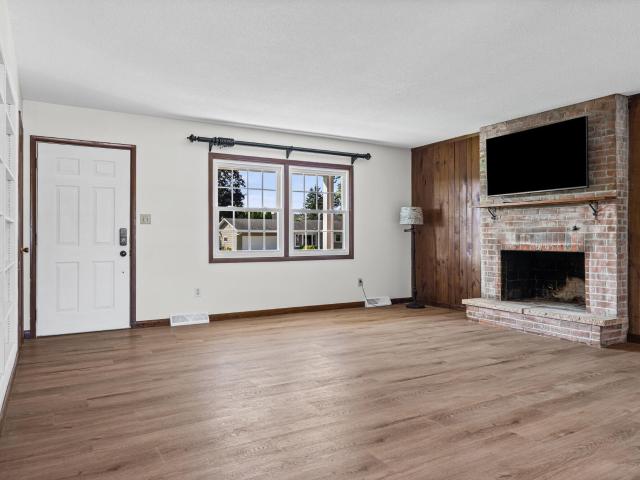 House for sale in Onalaska, La Crosse County