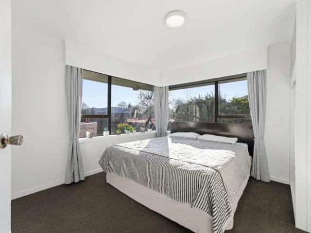 House for sale in Chaslands, Canterbury