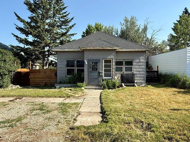 House for sale in Deer Lodge, Montana