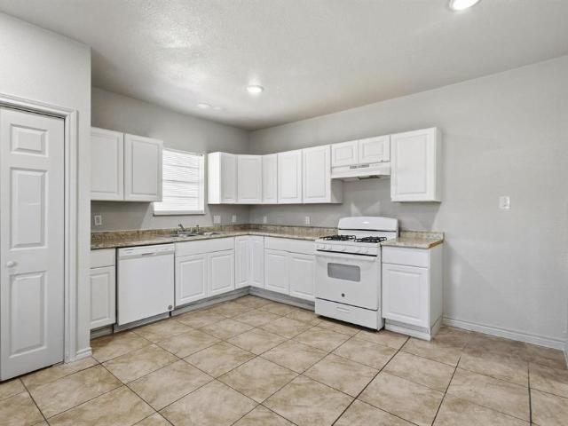 House for sale in Denison, Grayson County